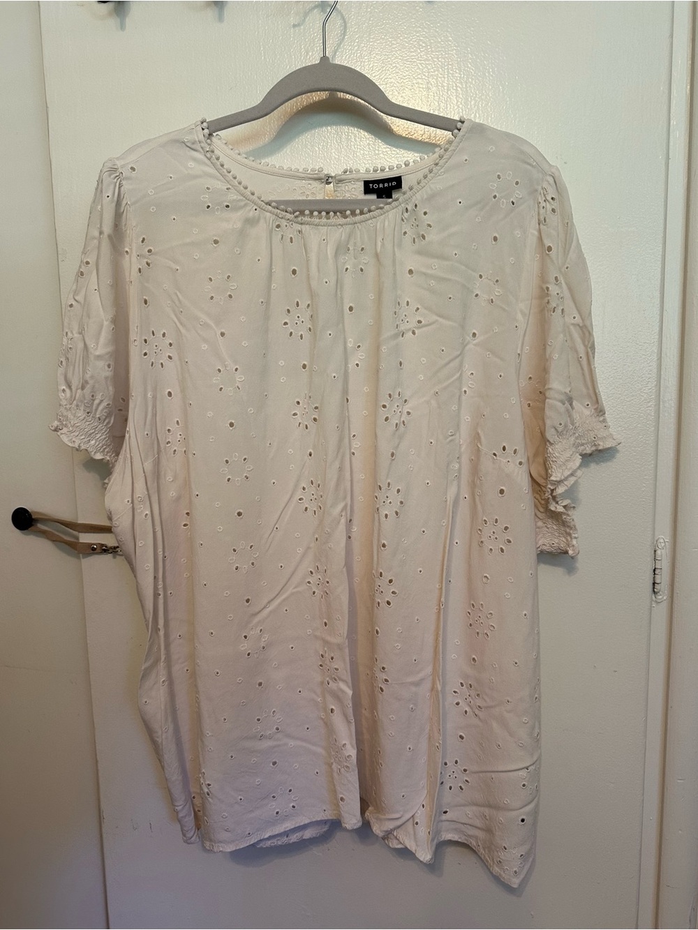 torrid cream eyelet short sleeve blouse